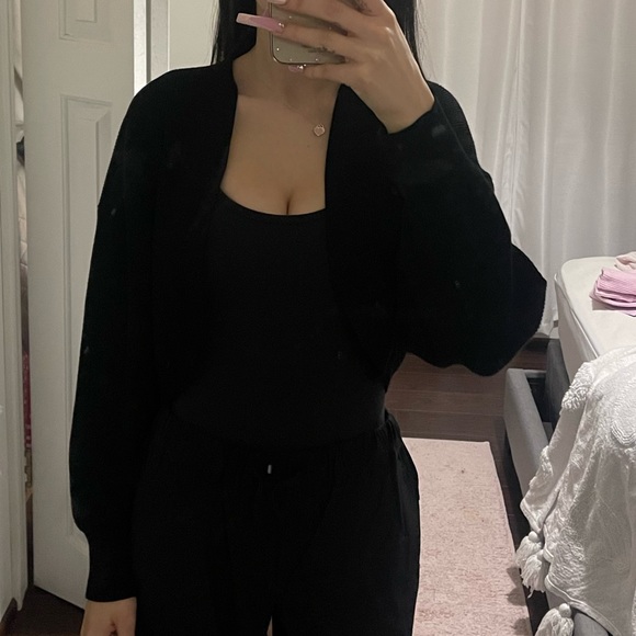 Aritzia Babaton Decision Shrug - Picture 6 of 6